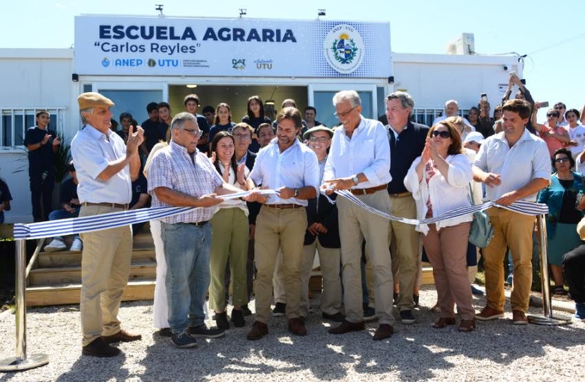 Con la presencia de Luis Lacalle, se inauguró escuela agraria en Carlos Reyles.